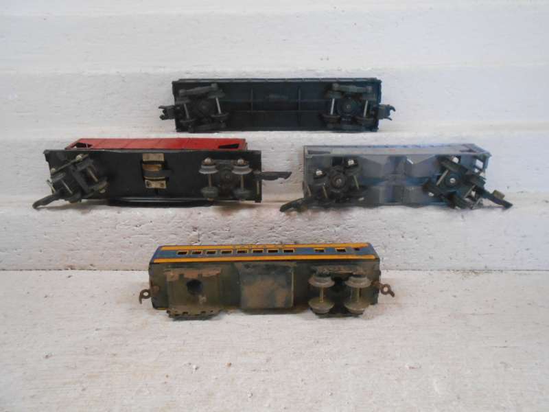 S GAUGE - AMERICAN FLYER - GOODS WAGONS - X3