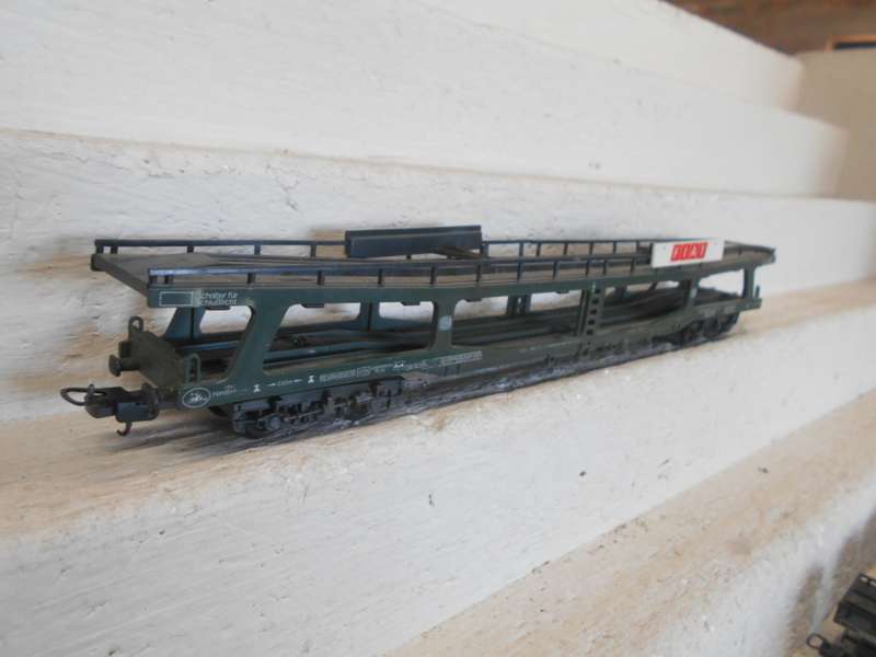 HO SCALE - LIMA - LONG FIAT GREEN CAR CARRIER