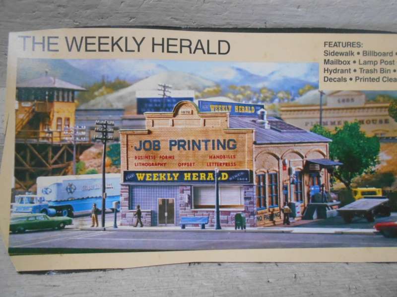 HO SCALE - CON-COR - THE WEEKLY HERALD INDUSTRIAL BUILDING