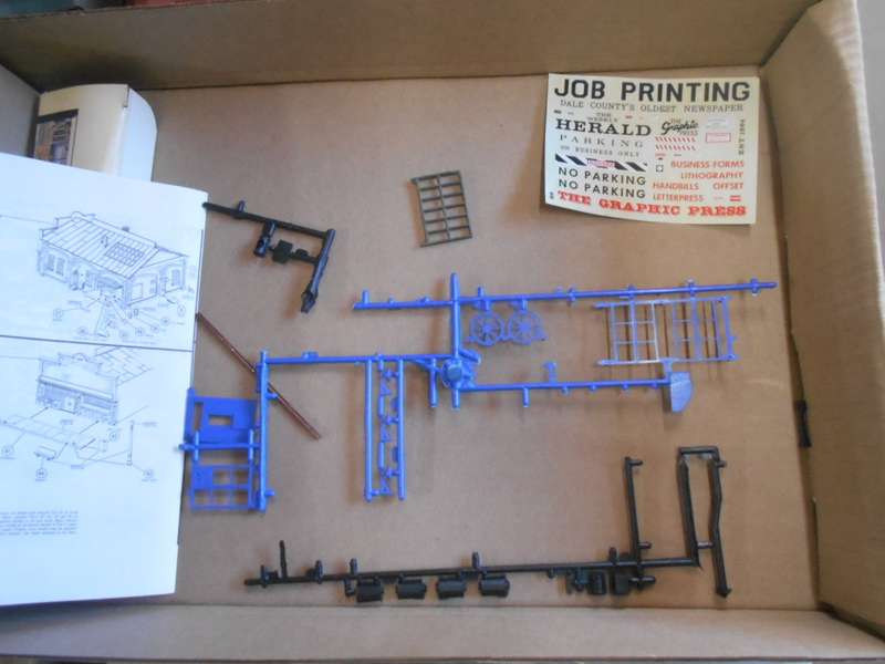 HO SCALE - CON-COR - THE WEEKLY HERALD INDUSTRIAL BUILDING