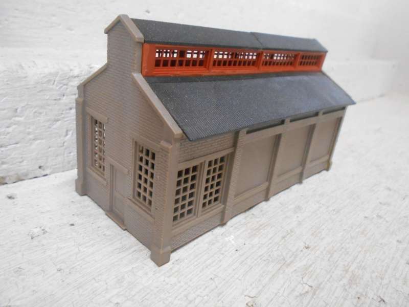 HO SCALE - WALTHERS - UNITED TRUCKING TRANSFER TERMINAL