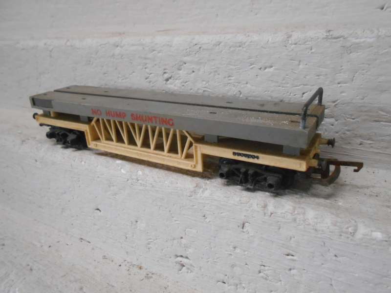 OO SCALE - TRIANG - SLOT CAR OFFLOADING WAGON