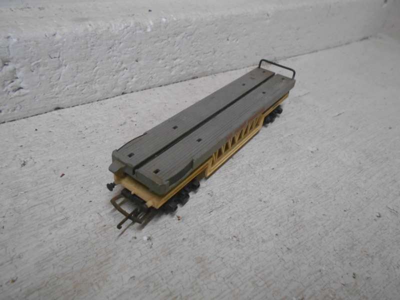 OO SCALE - TRIANG - SLOT CAR OFFLOADING WAGON