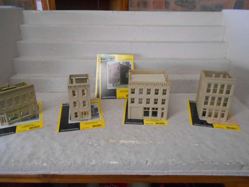 HO SCALE - DPM BUILDINGS - X4
