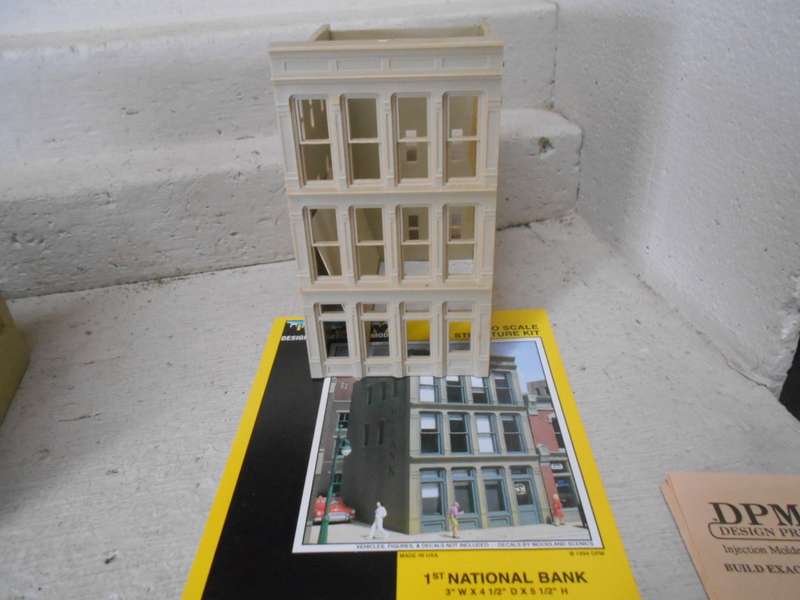 HO SCALE - DPM BUILDINGS - X4