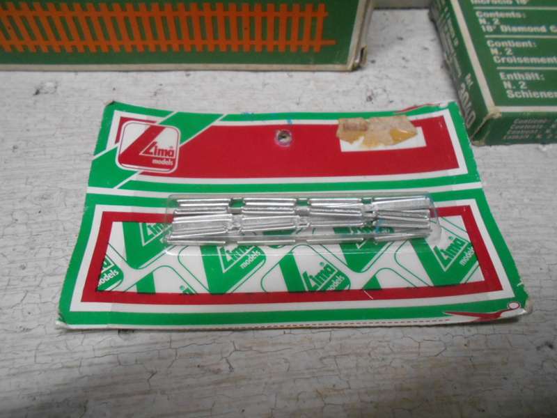 HO / OO  SCALE - LIMA - TRACK & EQUIPMENT - X62 PIECES -BOXED
