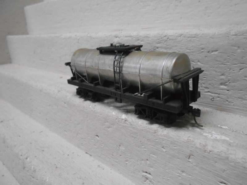 OO SCALE - TRIANG - TANKER WAGON