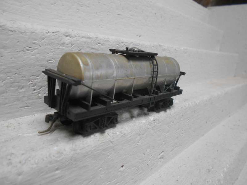 OO SCALE - TRIANG - TANKER WAGON
