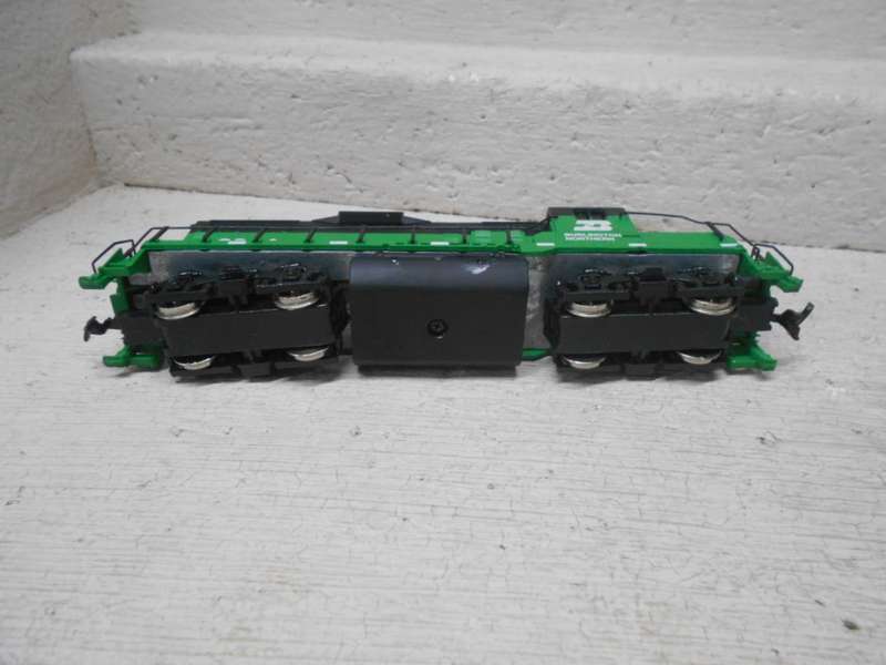 HO SCALE - MANTUA - BURLINGTON NORTHERN GP20 DIESEL LOCOMOTIVE - BOXED