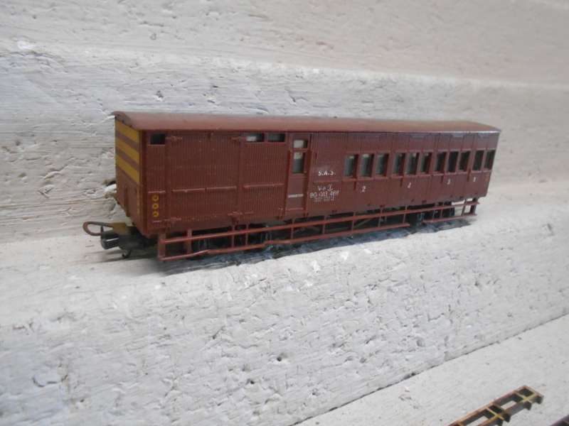 HO SCALE - LIMA - SAR - V8 GUARDS VAN - INCLUDING REPLACEMENT BOTTOM RAILS