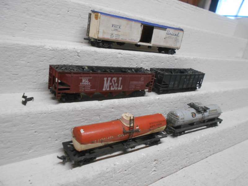 HO SCALE - AMERICAN STYLE GOODS WAGONS - X5