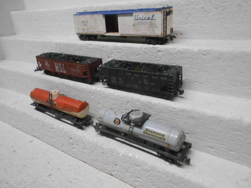 HO SCALE - AMERICAN STYLE GOODS WAGONS - X5