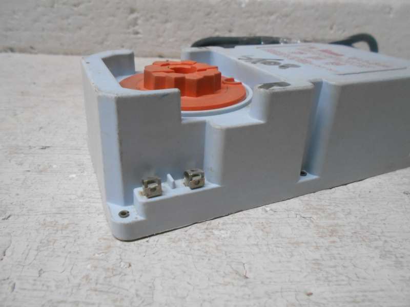 HO SCALE - LIMA - CONTROLLER / TRANSFORMER