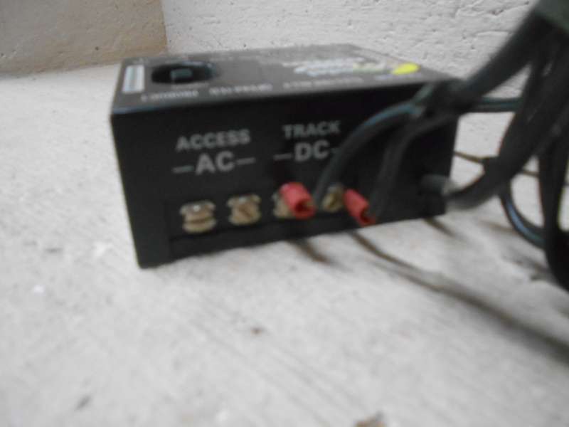 HO SCALE - MODEL POWER - CONTROLLER / TRANSFORMER
