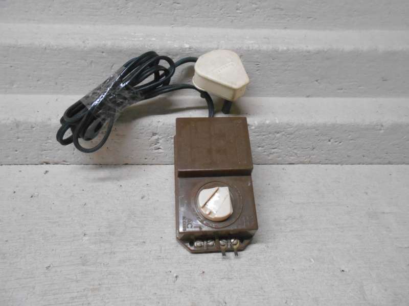 HO SCALE - BACHMANN - CONTROLLER / TRANSFORMER
