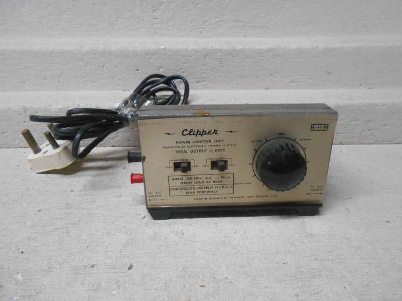 HO SCALE - H AND M - CONTROLLER / TRANSFORMER