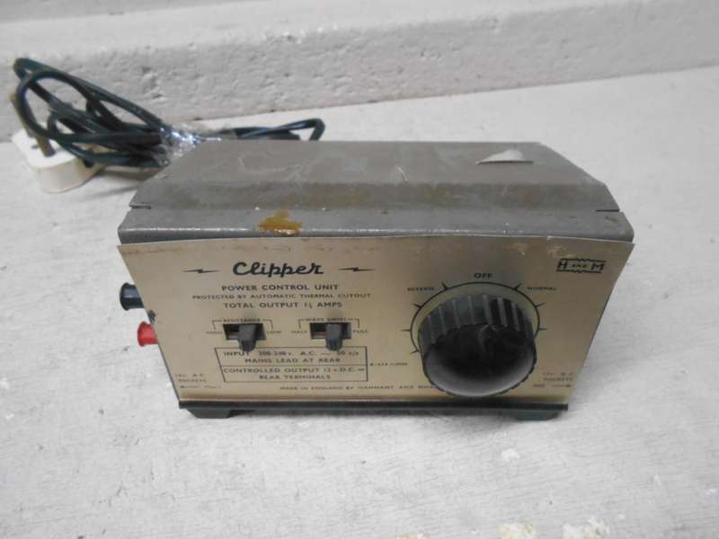HO SCALE - H AND M - CONTROLLER / TRANSFORMER