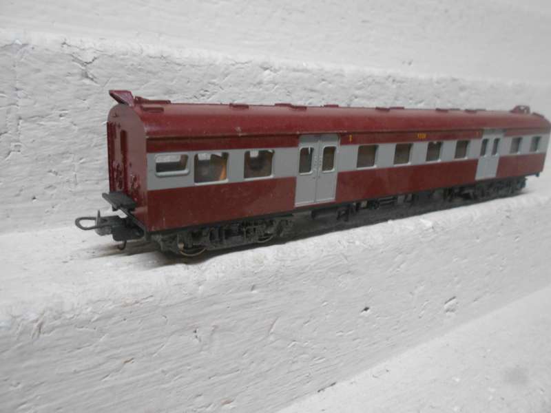 HO SCALE - LIMA - SAR - 3RD CLASS SUBURBAN COACH