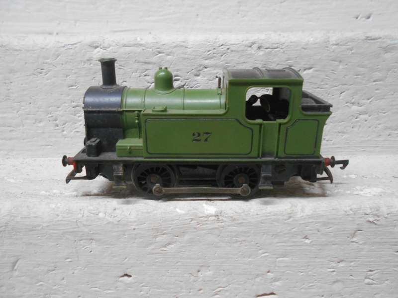 OO SCALE - TRIANG - 0-4-0 STEAM LOCOMOTIVE