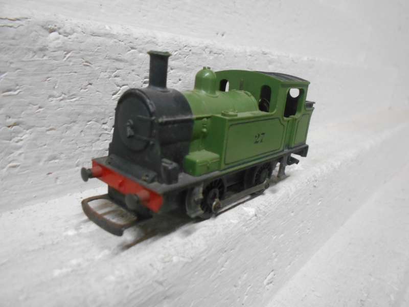 OO SCALE - TRIANG - 0-4-0 STEAM LOCOMOTIVE