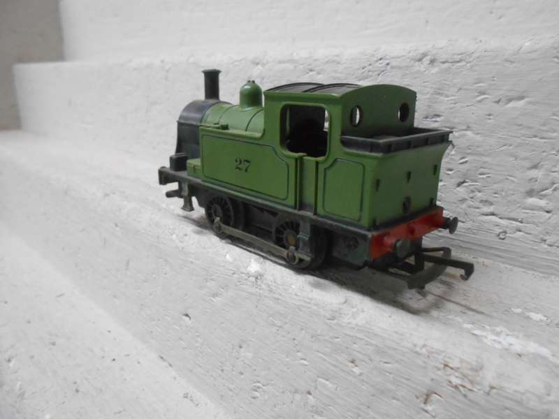 OO SCALE - TRIANG - 0-4-0 STEAM LOCOMOTIVE