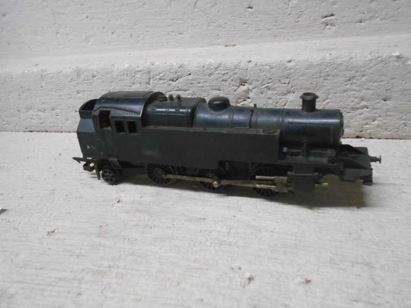 OO SCALE - TRIANG - 2-6-2 STEAM LOCOMOTIVE