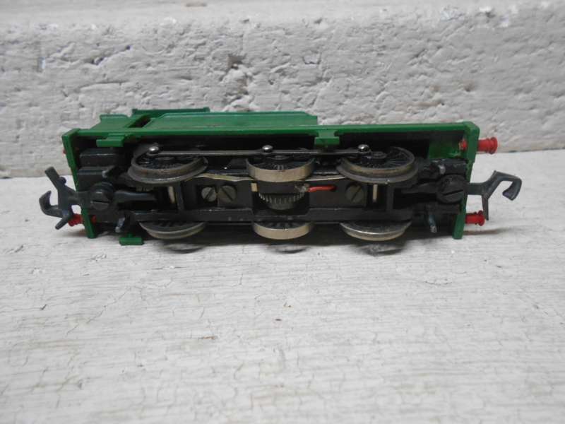 OO SCALE - HORNBY DUBLO - 0-6-0 STEAM LOCOMOTIVE - TWO RAIL