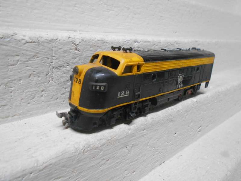 HO SCALE - MANTUA - PRR F7 DIESEL LOCOMOTIVE
