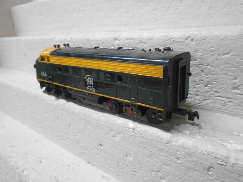 HO SCALE - MANTUA - PRR F7 DIESEL LOCOMOTIVE