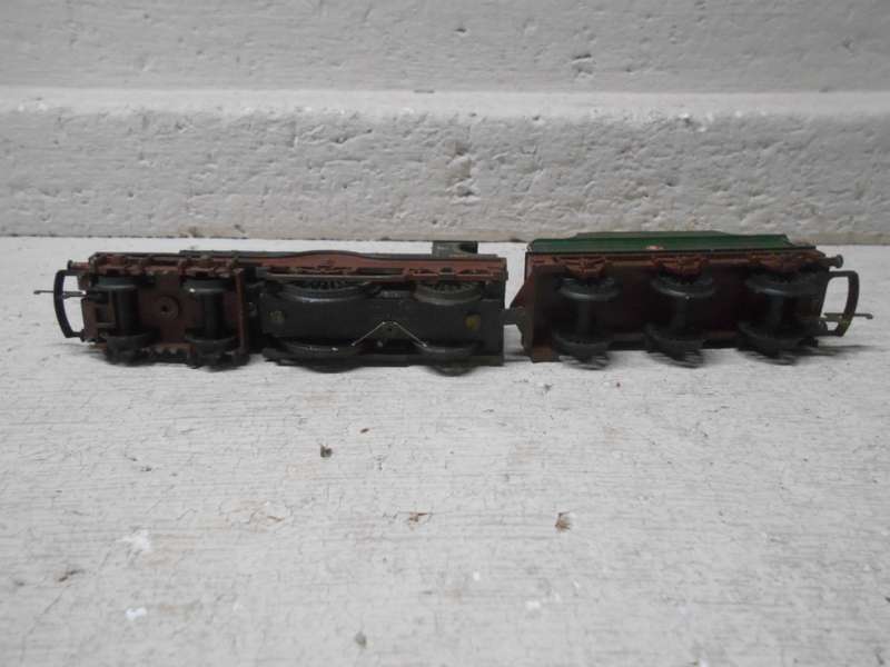 OO SCALE - TRIANG - 4-2-2 GREAT WESTERN STEAM LOCMOTIVE