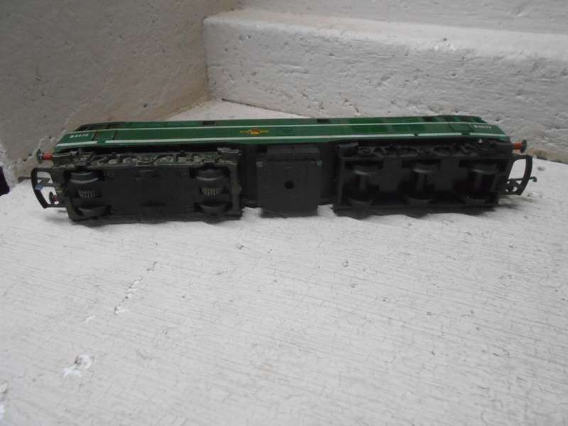 OO SCALE - TRIANG - BRITISH RAILWAY - DIESEL LOCMOTIVE