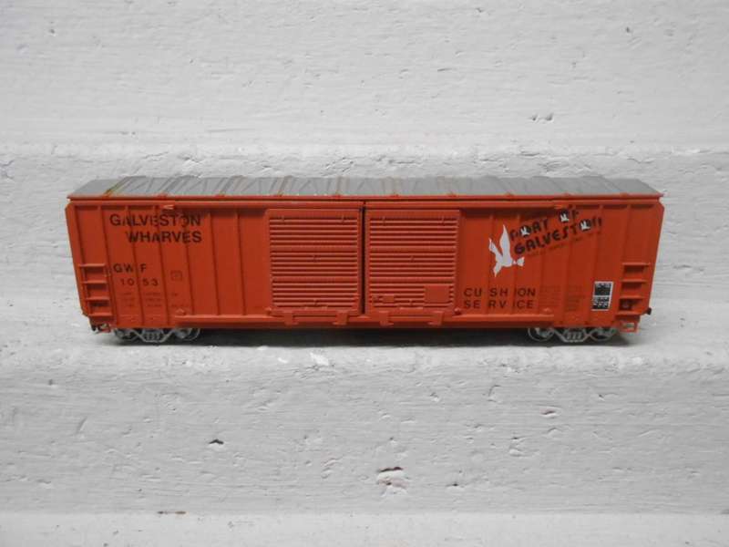 HO SCALE - 51  FT GALVESTON WHARVES - DOUBLE DOOR BOX CAR