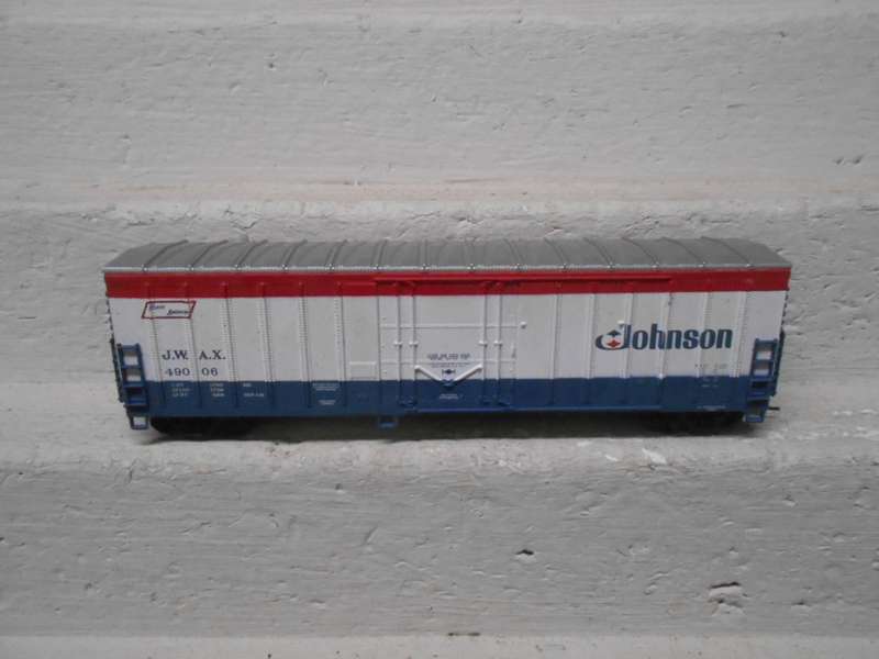 HO SCALE - 51 FT JOHNSON -  BOX CAR