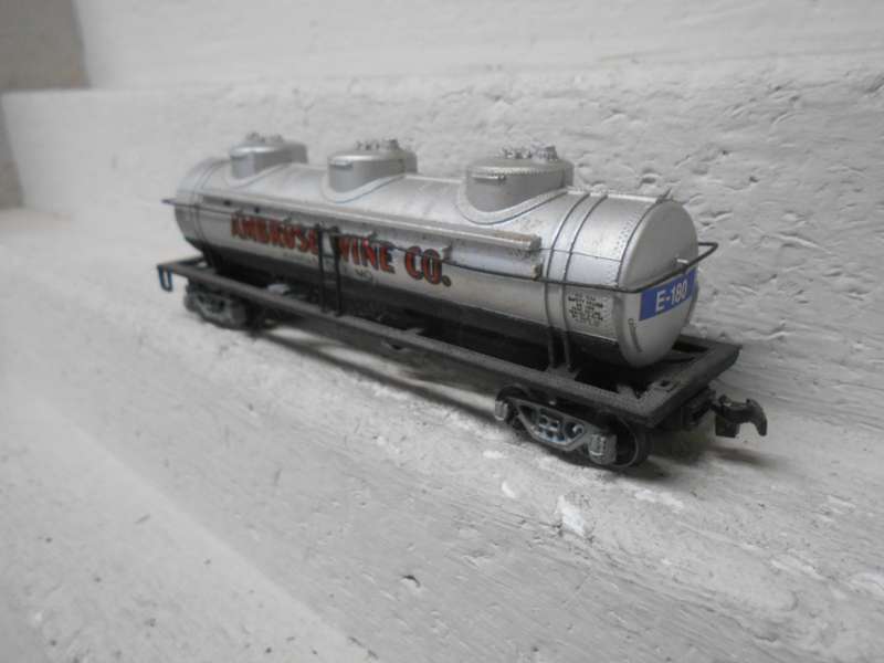 HO SCALE -  ABROSE WINE CO -  TRIPPLE DOME - TANKER WAGON