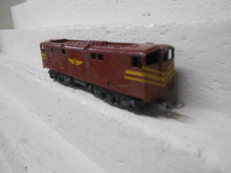 HO SCALE - LIMA - SAR - 5E BROWN - DUMMY LOCOMOTIVE