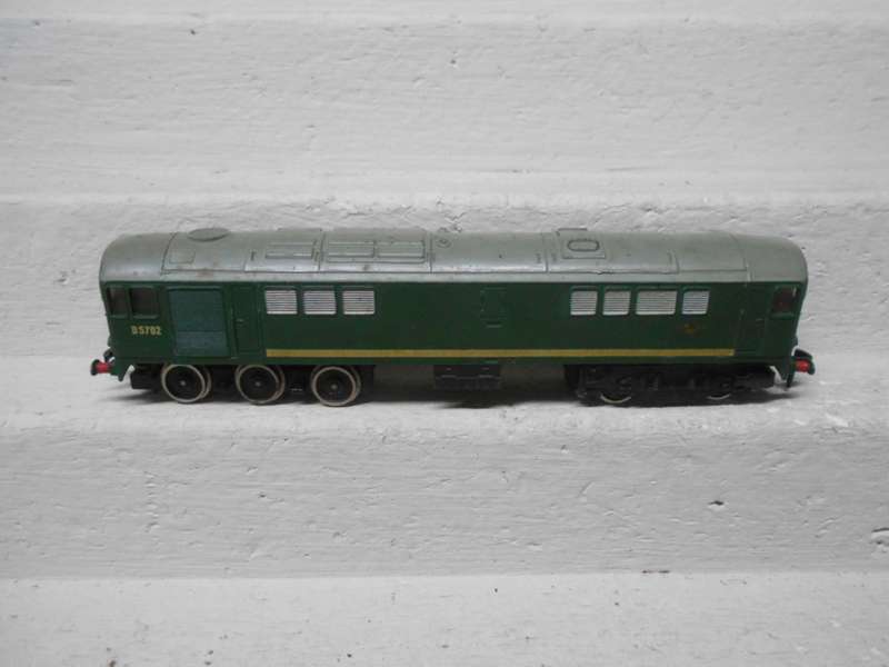 OO SCALE -HORNBY DUBLO - DIESEL LOCOMOTIVE