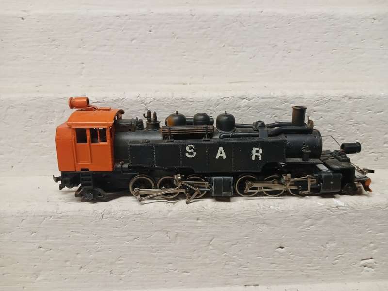 HO SCALE - MANTUA - 2-8-8-2  STEAM LOCOMOTIVE