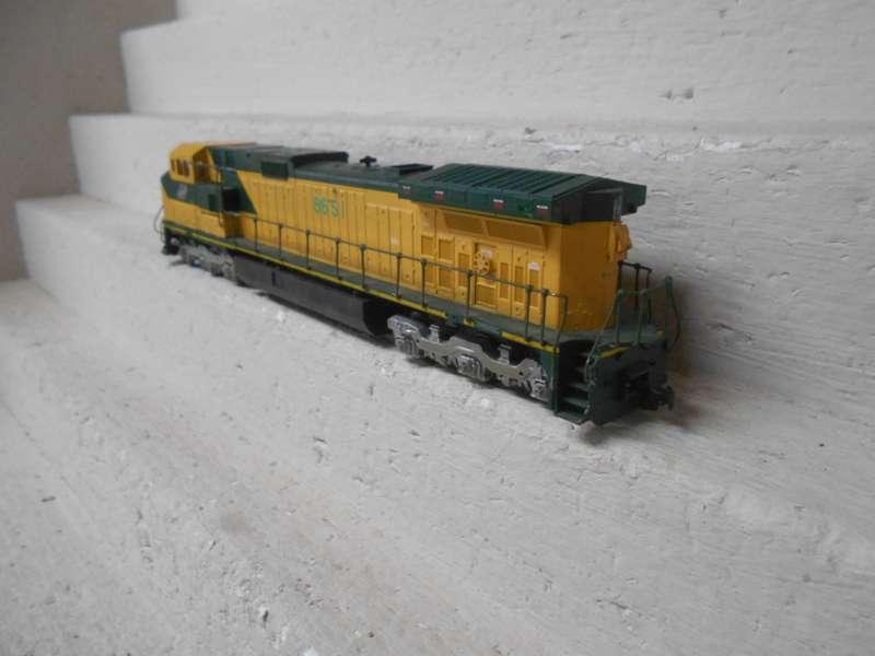 HO SCALE - ATHEARN - NORTH WESTERN - DUMMY DIESEL LOCOMOTIVE