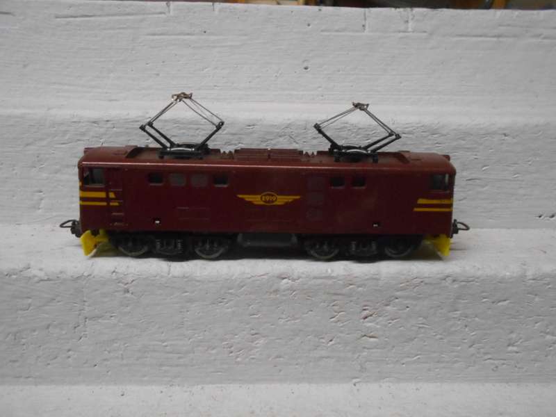 HO SCALE - LIMA - BROWN - 5E DUMMY ELECTRIC LOCOMOTIVE