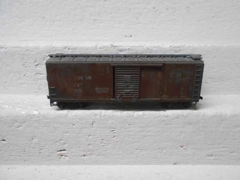 HO SCALE - ATHEARN - 41 FT - WESTERN PACIFIC - BOX CAR