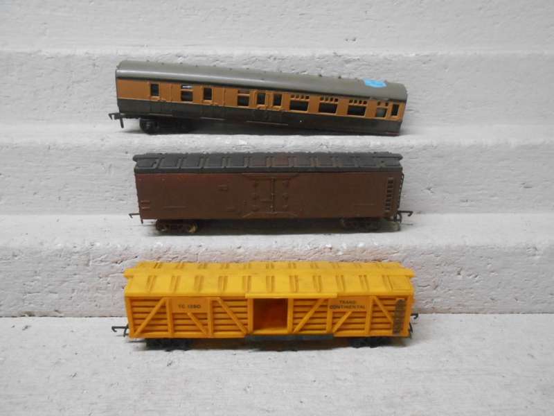 OO SCALE - TRIANG - SCRAPYARD