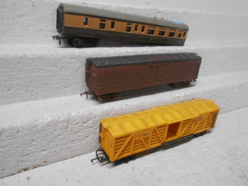 OO SCALE - TRIANG - SCRAPYARD