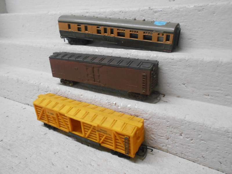 OO SCALE - TRIANG - SCRAPYARD