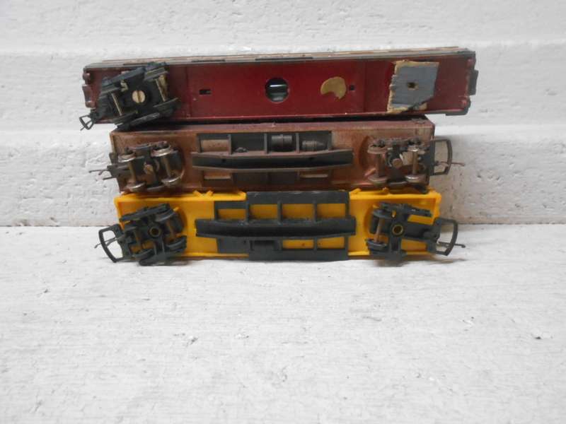 OO SCALE - TRIANG - SCRAPYARD