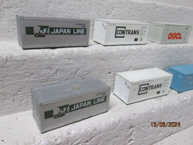 HO SCALE - QUALITY 6M CONTAINERS - X6