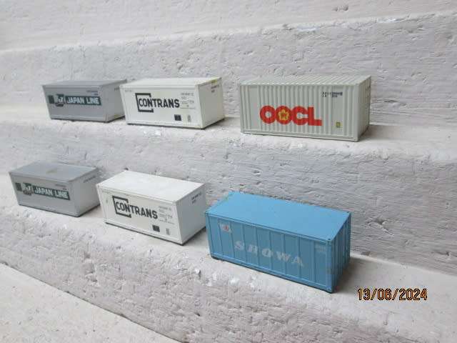 HO SCALE - QUALITY 6M CONTAINERS - X6
