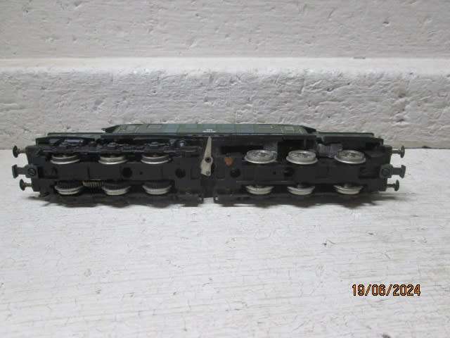 HO SCALE - OBB- ELECTRIC LOCOMOTIVE
