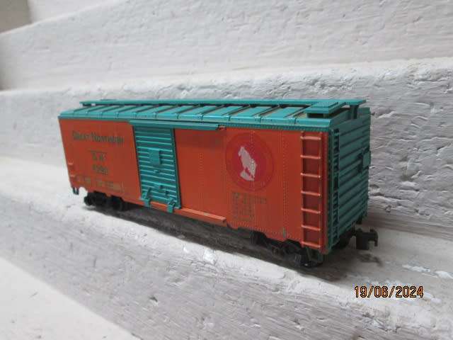 HO SCALE - GREAT NORTHERN - 41 FOOT BOX CAR