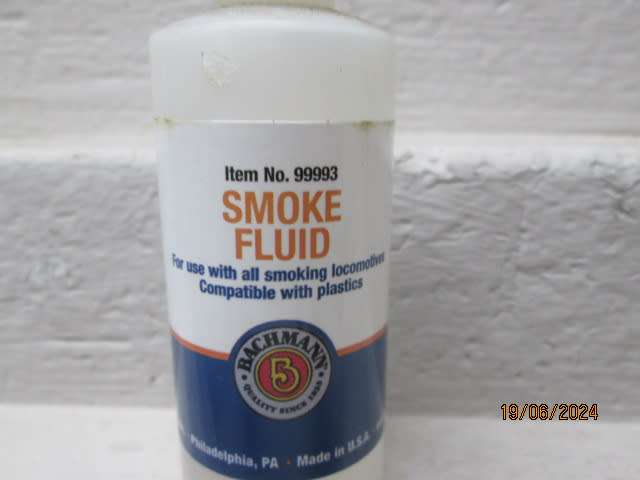 HO SCALE - BACHMANN - SMOKE FLUID