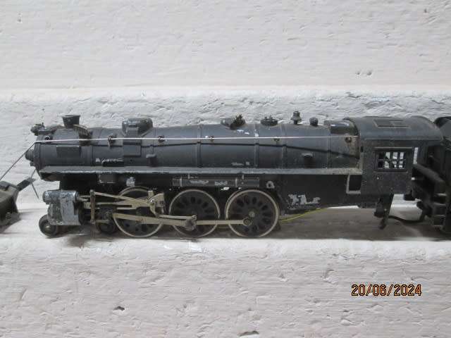 HO SCALE - MANTUA - 4-6-2 STEAM LOCOMOTIVE